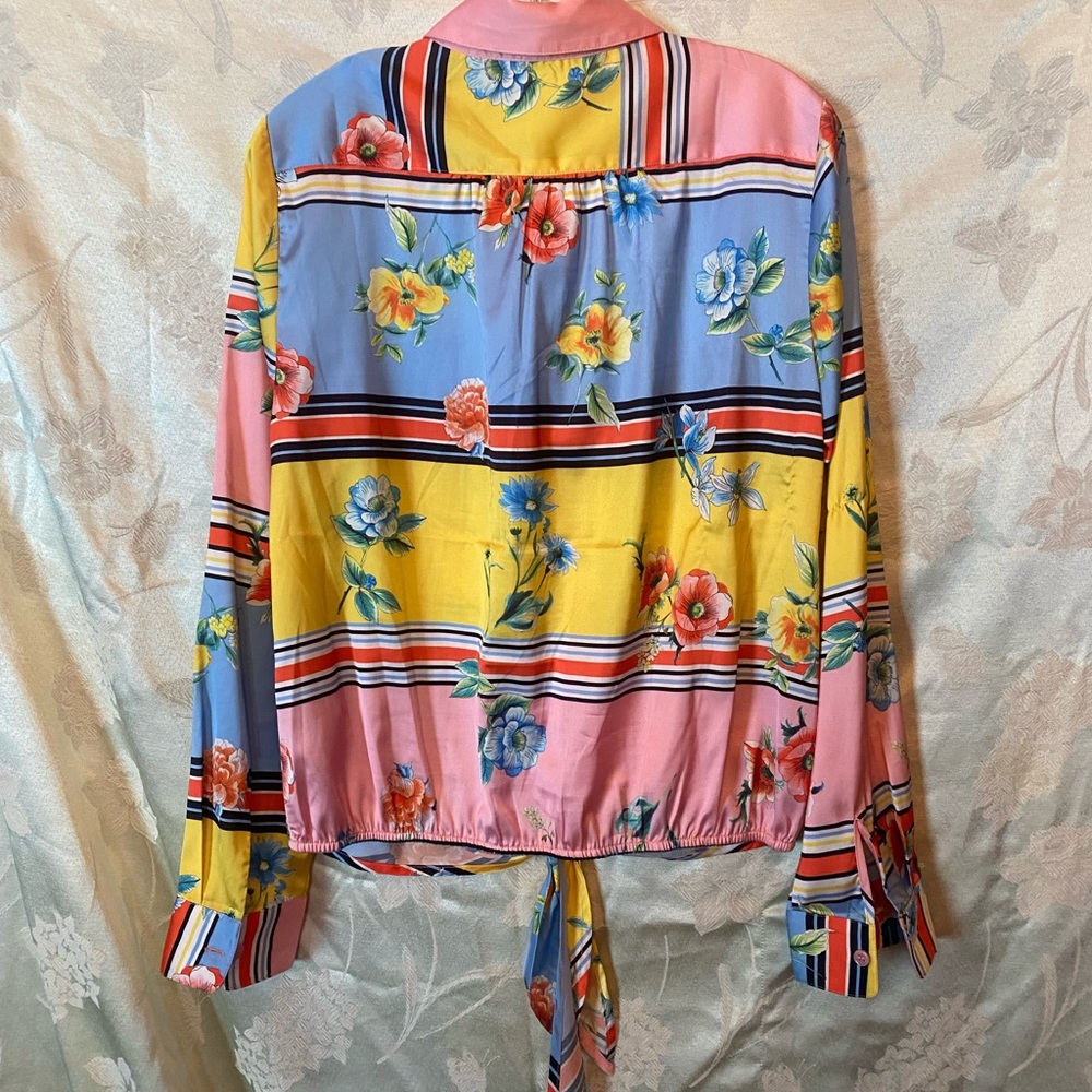 Blouse - Picture 2 of 7